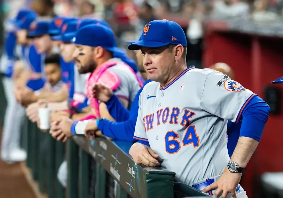 New York Mets manager Carlos Mendoza in the third inning against the Arizona Diamondbacks on May 10, 2026, at Chase Field.